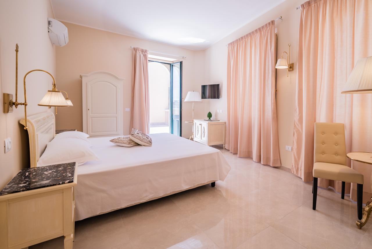 Hotel Casa Adele Таормина Екстериор снимка