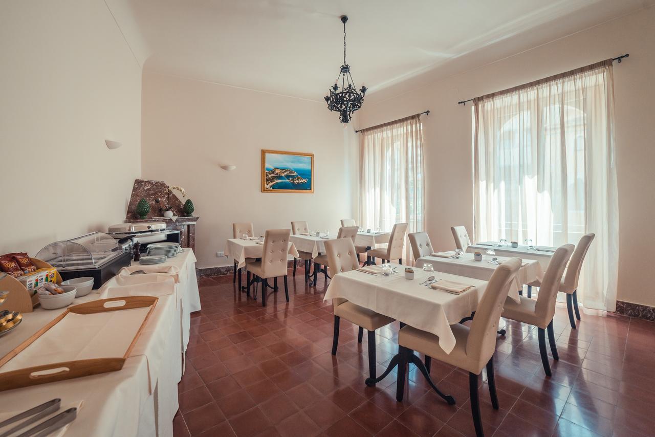 Hotel Casa Adele Таормина Екстериор снимка